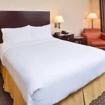 Holiday Inn Express Hotel & Suites Portland - Jantzen Beach By Ihg