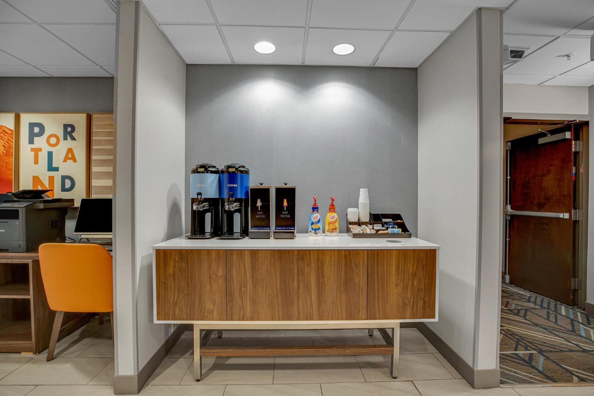 Hotel Express & - Jantzen By Ihg 3*