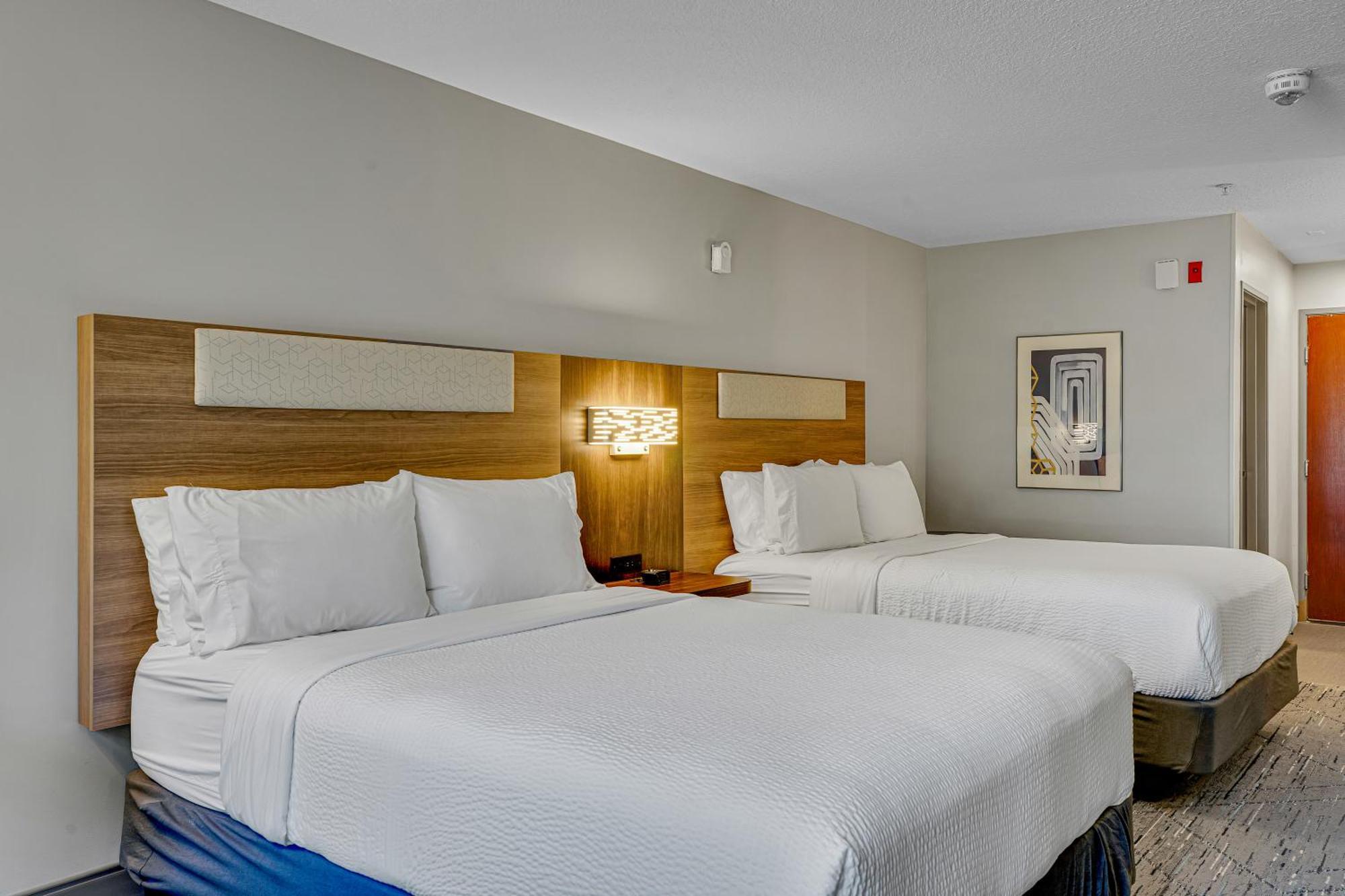 Express & - Jantzen By Ihg Hotel