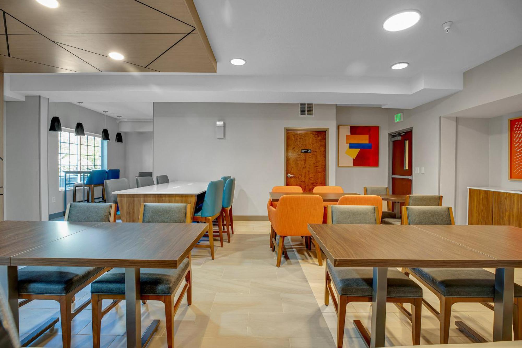Hotel Express & - Jantzen By Ihg 3*