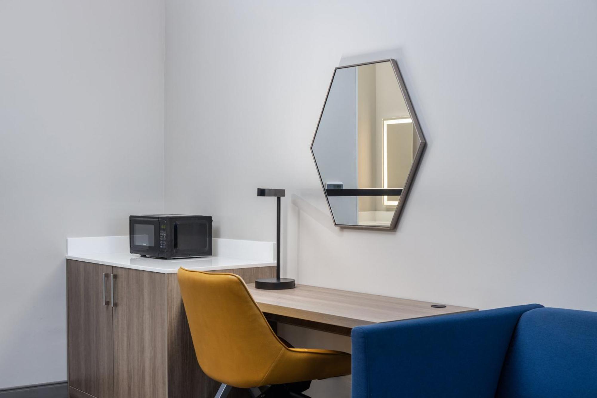 Express & - Jantzen By Ihg Hotel