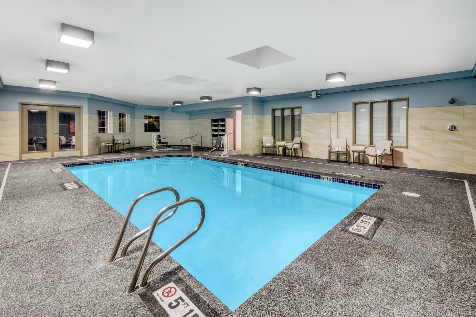 Express & - Jantzen By Ihg Hotel